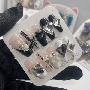 M size custom Press-On Nails